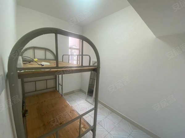 盐城大丰大中东风小区(大丰)出租康平路农行宿舍(醉西湖对面)二楼