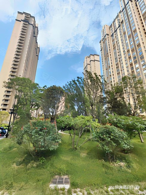 万科幸福里对面凤城五路环园中路地铁口香颂国际城三室南北通透