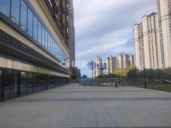 南宁邕宁邕宁周边南宁宝能城市广场租1350元精装4房 5空调 拎包入住