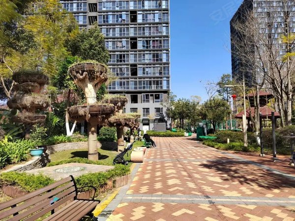 昆明官渡国贸中心银海尚御双桥附近(幸福广场!