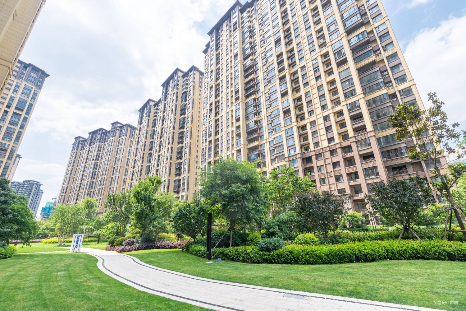 老城周边商品住宅临地铁板楼南北通透次新小区