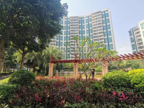 东莞厚街白濠世纪绿洲世纪绿洲三期5房出租,南北通透户型,看房方便