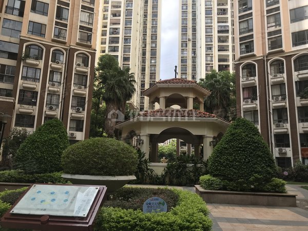 南宁江南白沙大道龙光普罗旺斯薰衣草庄园地段成熟 小区环境优美 拎包