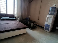 南疆环球港 一室一厅公寓 带空调拎包入住，可月付