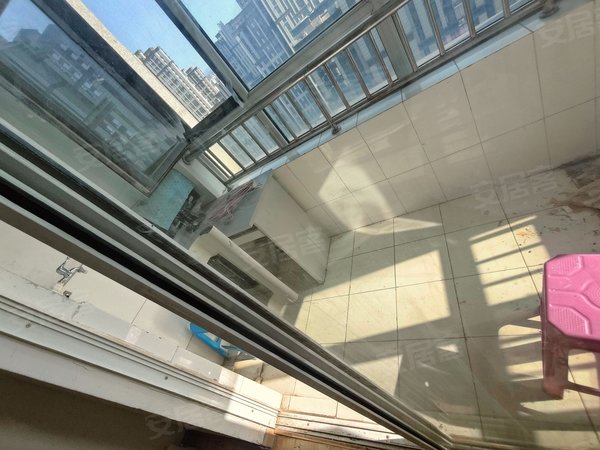 槐荫张庄路龙腾国际花园1500元 张庄路 龙腾国际 宜家旁 两室电梯