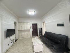 梅河口城区市中心磊邦公馆步梯2楼63平13万简装包物业取暖！出租房源真实图片