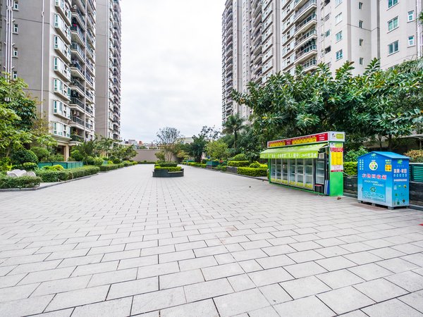 东莞黄江天虹富康花园黄江镇中心 富康花园 新一期电梯三房 朝南采光