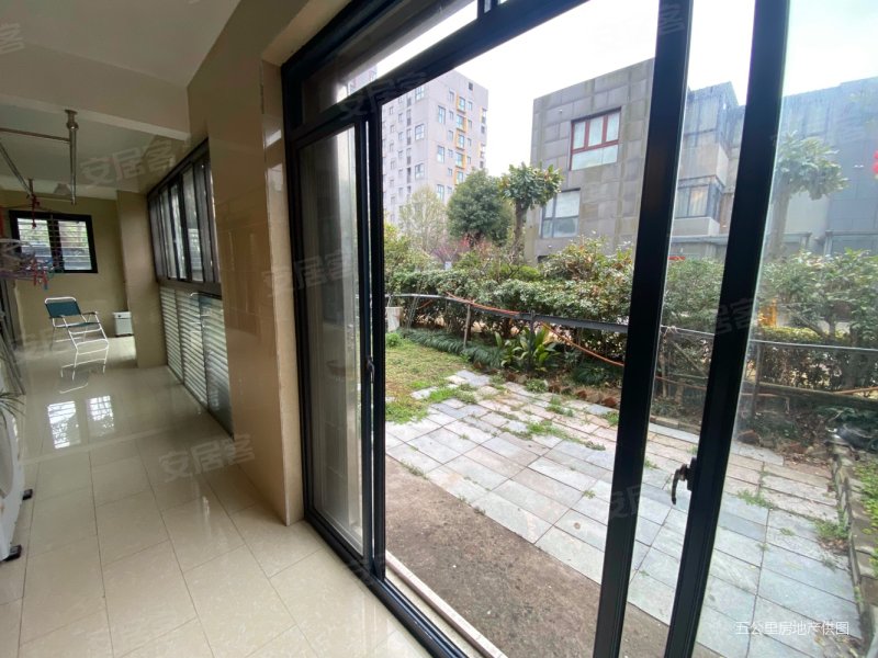 荣域就这一套带花园的洋房诚意出售