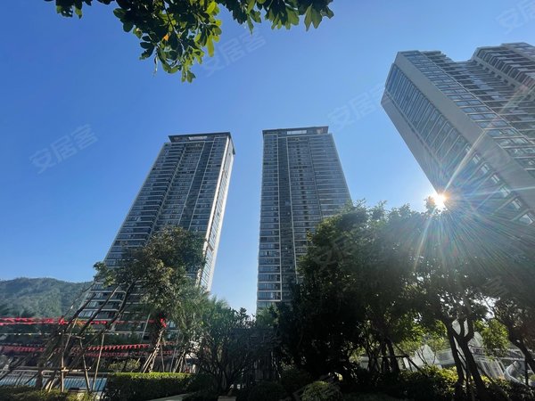 珠海高新区唐家湾翠湖香山百合苑翠湖香山精装3房,看高尔夫球场景观