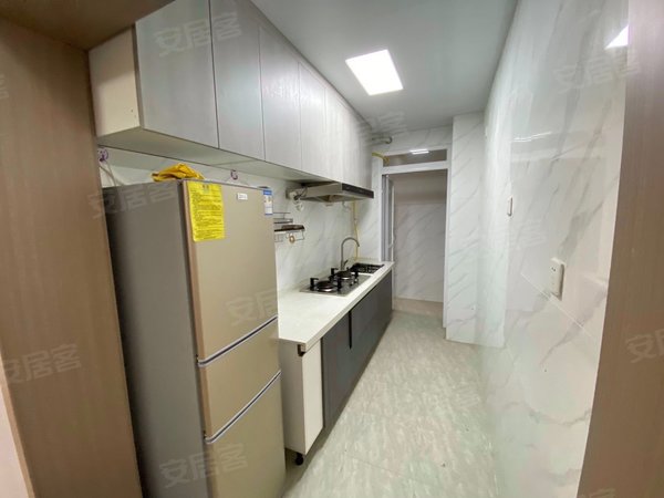 昆明五华黄土坡金泰国际三期昆明第二附属医院旁 近黄土坡 直租可押一