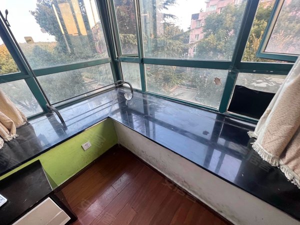 上海闵行老闵行天星苑近地铁一号线,步行80米,朝南大飘窗,采光好,实地