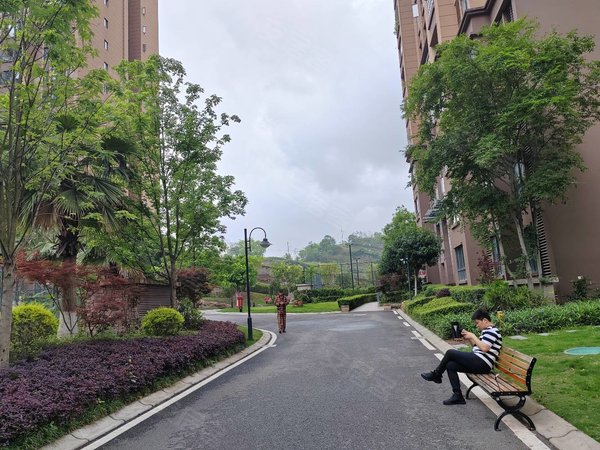 重庆北碚朝阳光亮天润城南苑天润城一期小两房 带家具家电提包入住