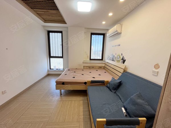 鞍山铁东站前万熹城市广场万熹城市广场b座,嘎嘎新,东向,随时看房,有