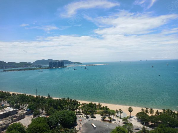 三亚天涯海月广场金凤凰海景公寓一线海景房,超大三室,抄底价格,度假
