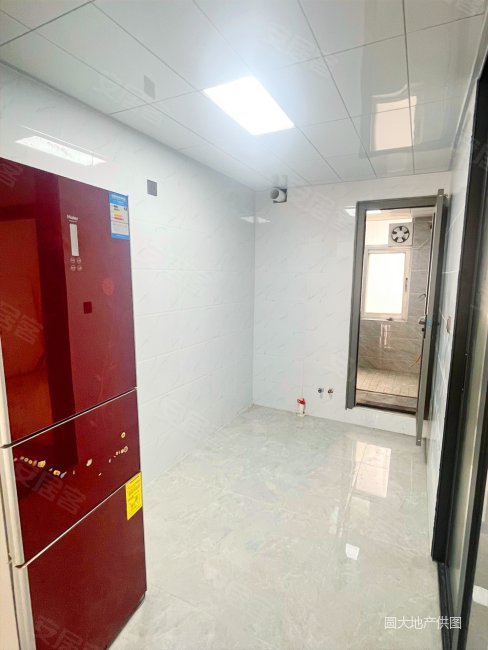 富鹏小区4楼精致装修南向生活配套齐全