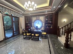 郴州北湖燕泉广场五岭广场豪装别墅出租八个房间带四个车位出租房源真实图片