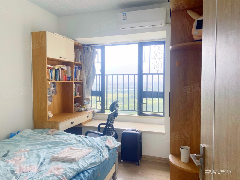 美的翰湖苑128方135万 南向 业主急售 价格可以谈随时看