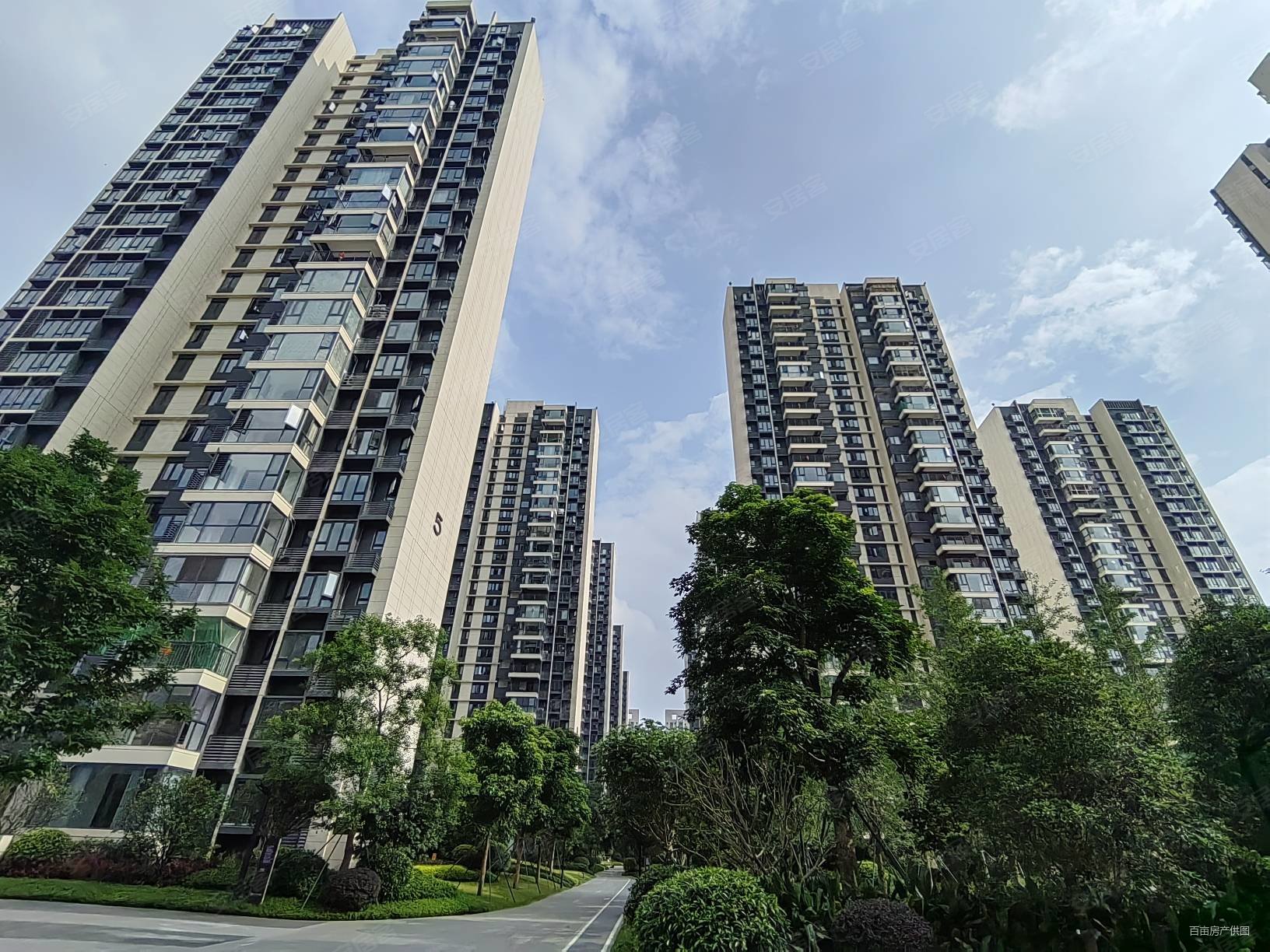 城中 现房送车位 十二  中 华润静兰湾  江与城 大唐官邸