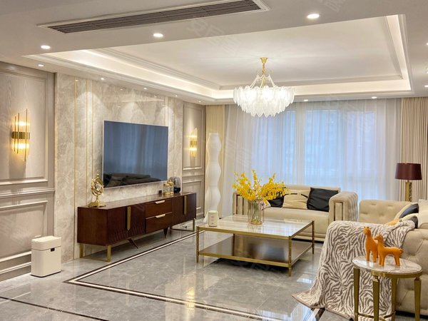 益阳赫山万达广场梓湖馨苑团员路 梓湖馨苑 三房 采光通风很好 欢迎