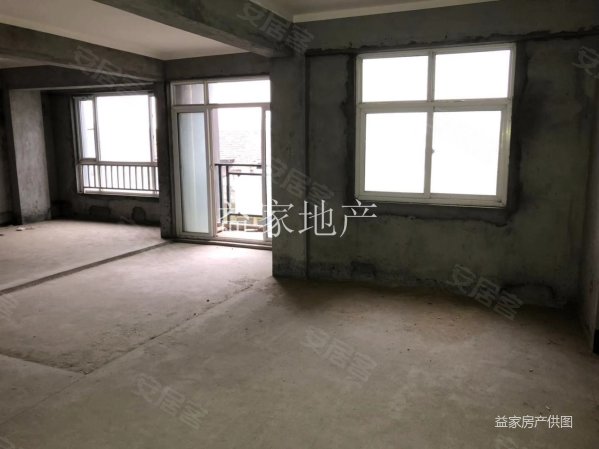 0公摊 赠送20平 南北通透 三室两厅两卫 江景房