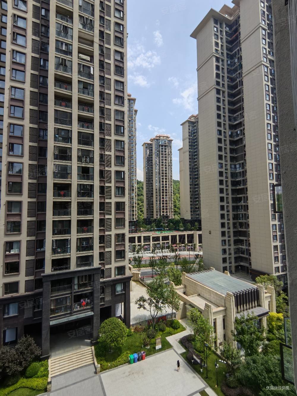 美的国宾府a区(二期)3室2厅2卫119.66㎡南北95万