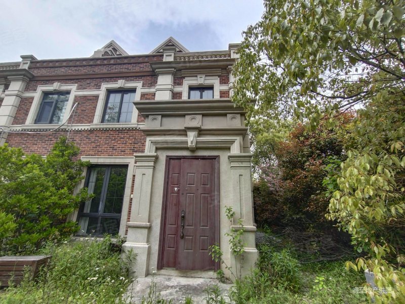 美兰湖别墅丨联排边套大花园丨送地下室丨送大露台丨看房方便