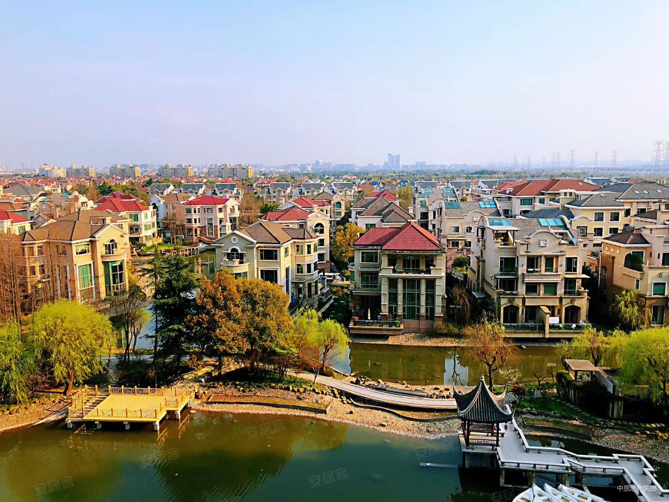 世茂湖滨花园别墅