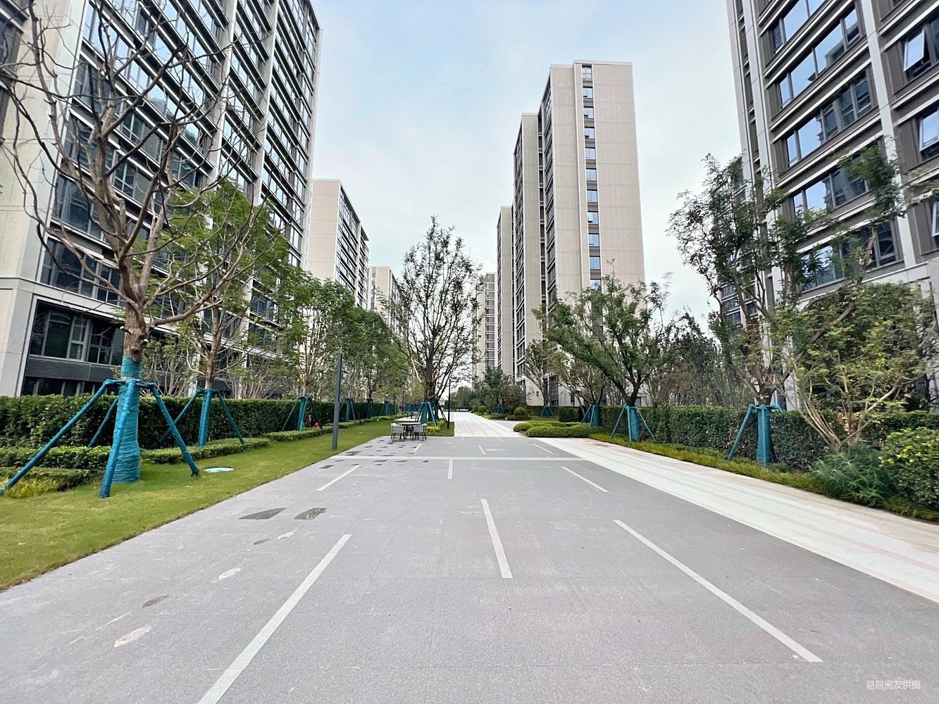 沣东新城融创海逸长洲中间楼层采光好南北通透临地铁