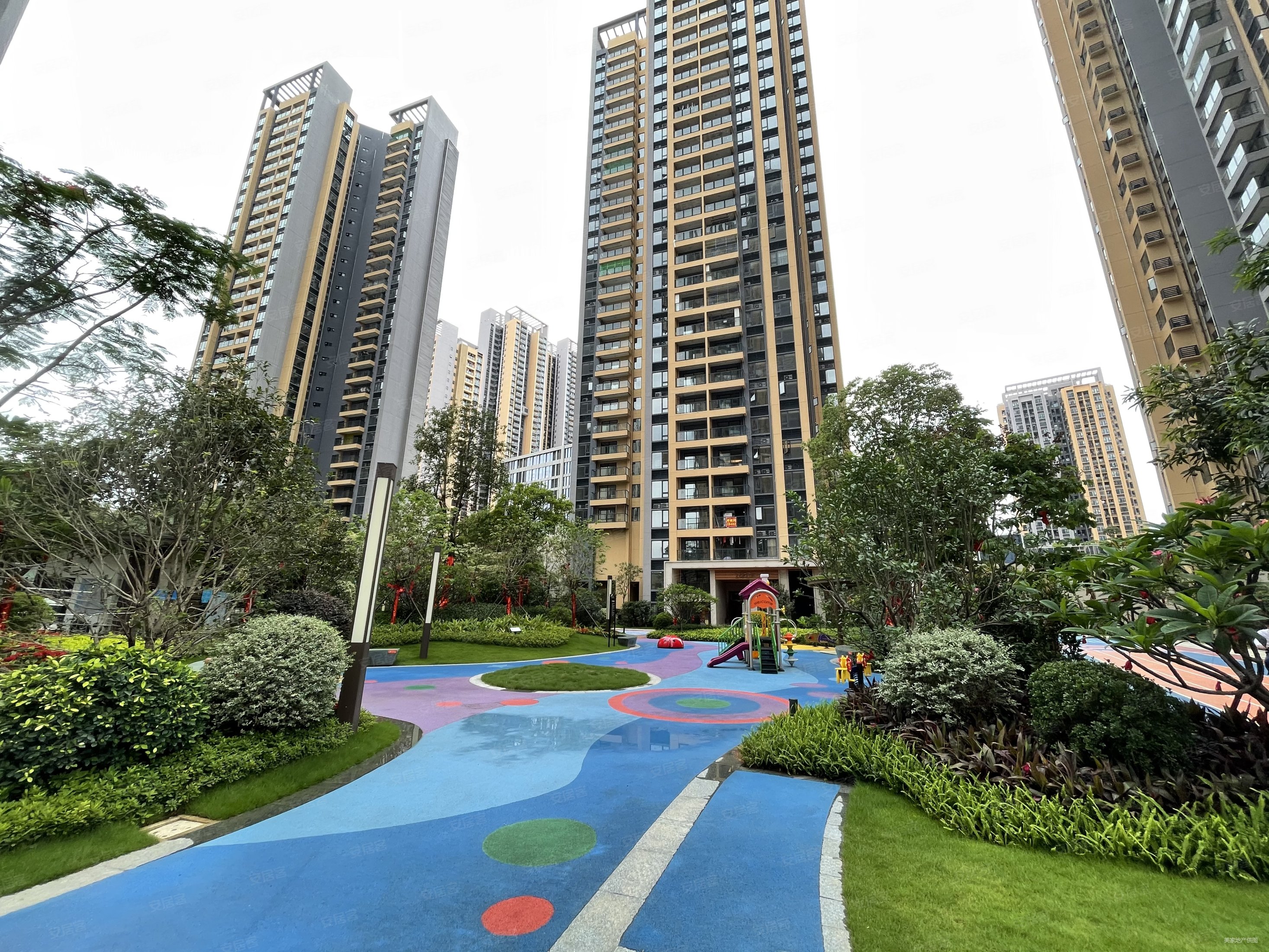 新出 金御雅园 3房2卫 满五 红本在手 有钥匙,平湖佳兆业广场二手房