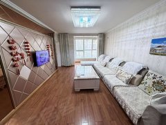 阿克苏阿克苏市阿克苏城区学府一号1楼两室两厅精装年租16500押金3000随时看房有出租房源真实图片