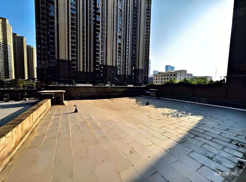 万达天樾新上精装三室送100平大露台拎包入住总监力荐