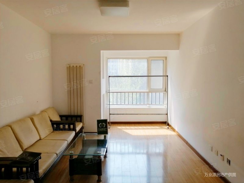联发第五街 小三房 临地铁 南北通透 交通便捷 集中供暖