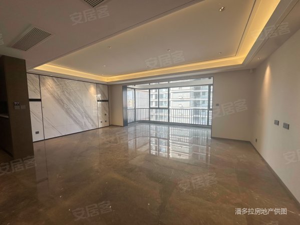 巫家坝绿地东南亚中心428公馆 临地铁   房视野开阔