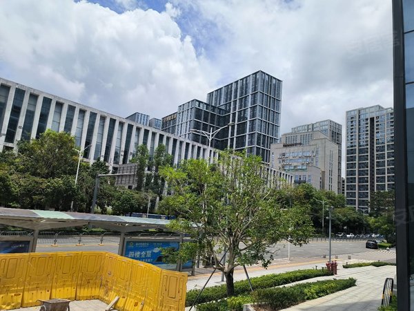 深圳龙岗大运宝德云谷大厦宝德云谷大药房精装入住,随时可以看房,有