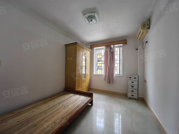 珠海香洲翠微翠珠花园华润万家旁 翠珠花园 精装两房 仅租2300元 随时