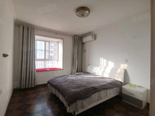 连云港东海东海市区水晶名都(东区)水晶名都东区精装三室两厅采光好