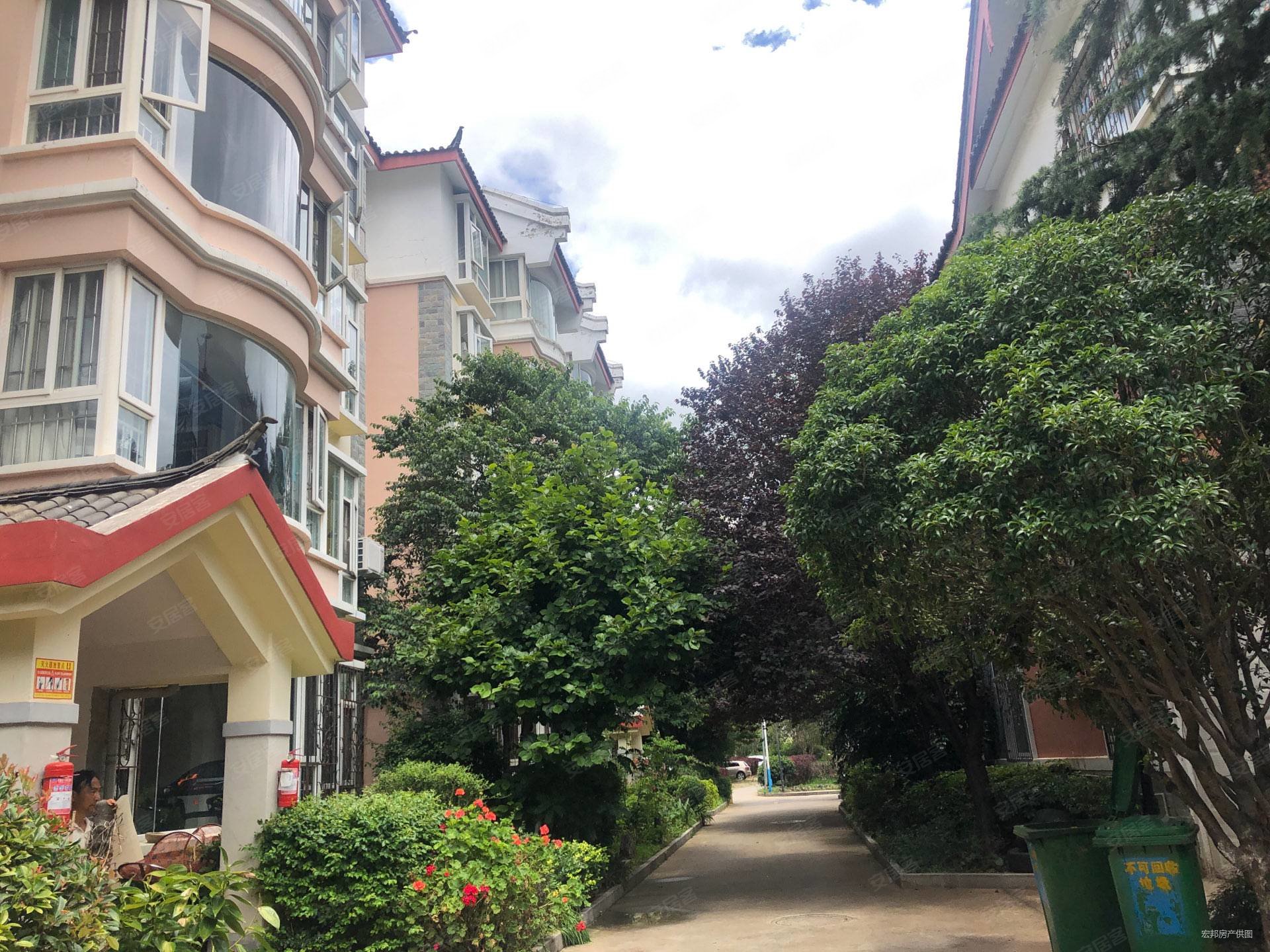 香江花园3室2厅2卫126㎡南北85.8万