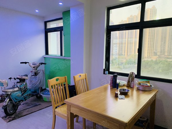 北海银海侨港海韵佳园靠近杭州路菜市场 ,短租。南北通透,朝南两房 ,出租房源真实图片