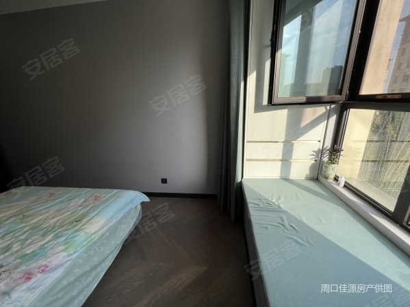 建业世和府1期4室2厅2卫167㎡南北140万