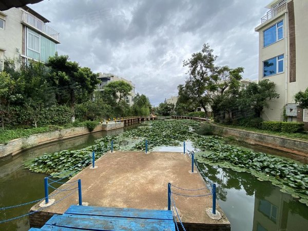 昆明西山滇池度假区滇池卫城蓝溪滇池卫城蓝溪联排别墅9000元月出租