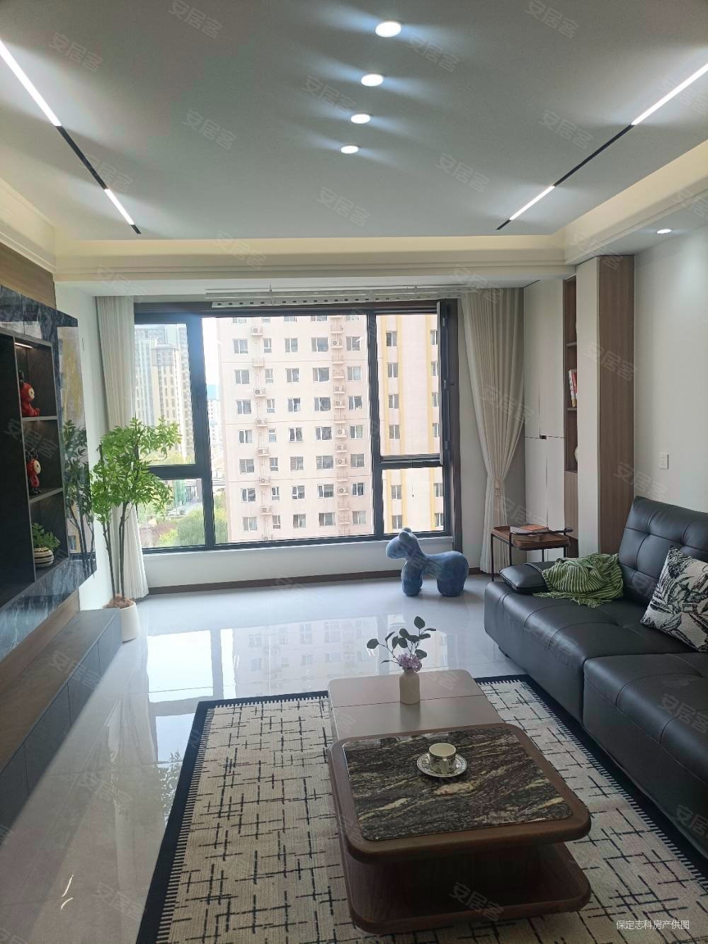 维多利亚夏郡3室2厅2卫138.1㎡南北104.8万