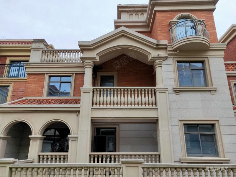 宝珊花园5室别墅带电梯带160平全明地下室带300平花园