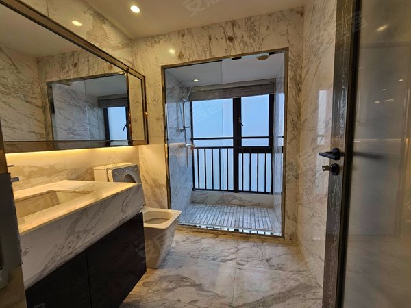 深圳南山大学城华晖云门塘朗地铁站 华晖云门4房出手  s次入住 安静