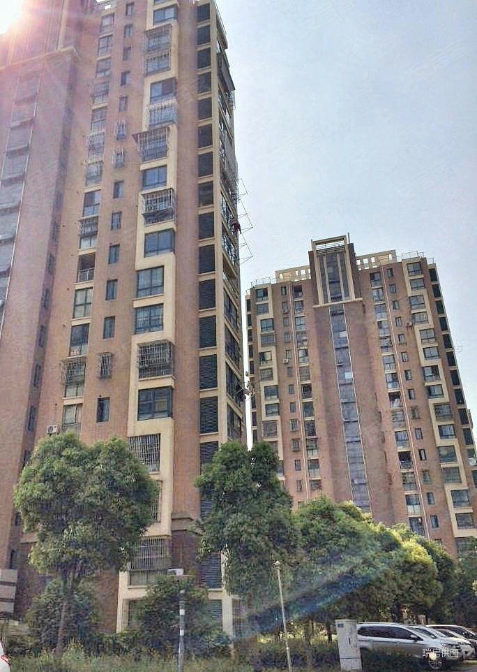 好楼层 精装修 急售,金王府小区二手房,245万,2室1厅,1卫,76平米-南京