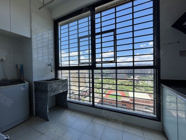 东山单身公寓1房出租 小学第一医院分院旁电梯高层电全拎包住