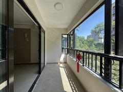 重庆渝北鸳鸯上新 恒大御府四房 带两个车位 家具家电可以配 领包入住出租房源真实图片