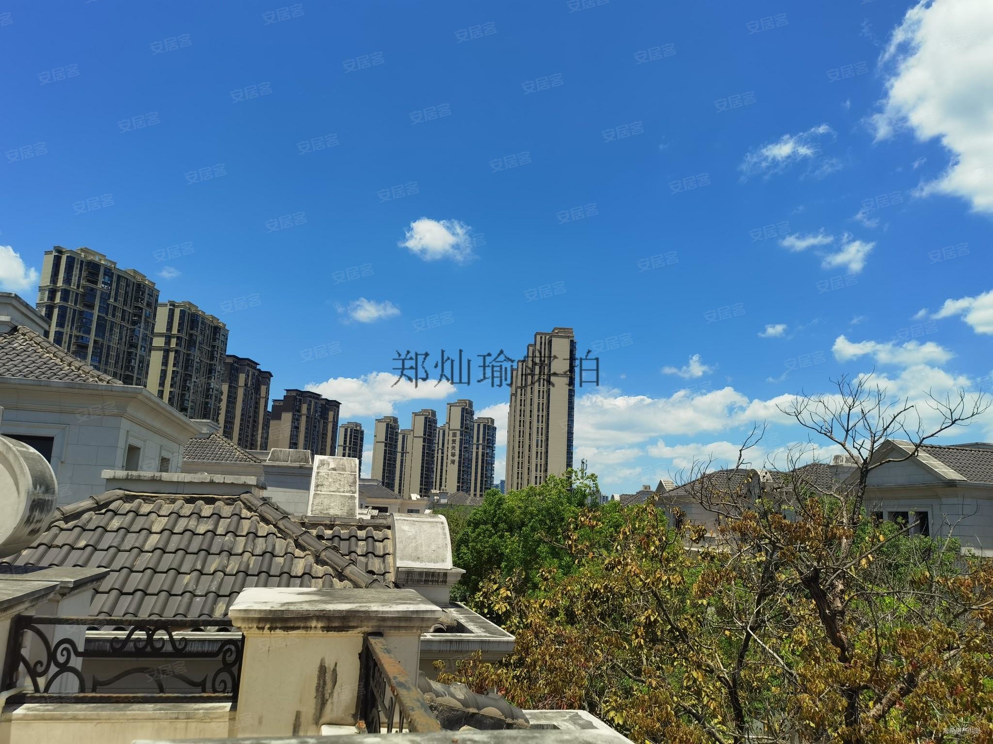 建发中央湾区央墅10室2厅6卫671.57㎡南北15800万