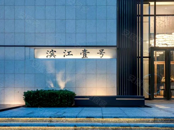 温州鹿城江滨中梁滨江壹号瓯江路精装套房,139平江景房,租金11800楼层