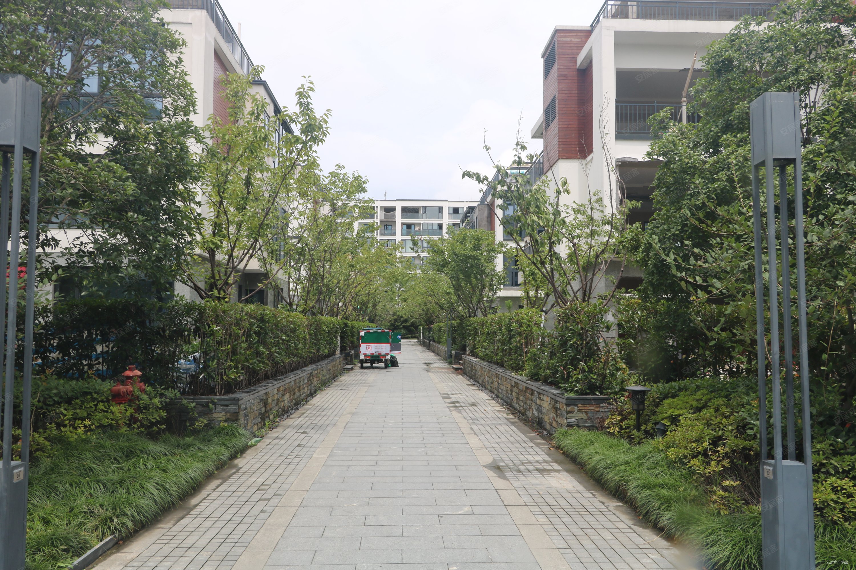 华元花涧堂(别墅)5室2厅4卫244.34㎡南北1060万