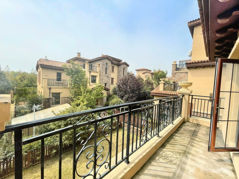 建邦听海西区别墅